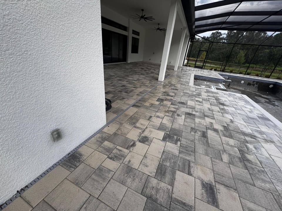 Pool Decks project photo 11